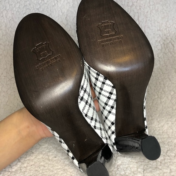 🖤STUART WEITZMAN HEELS🖤 - Picture 5 of 5